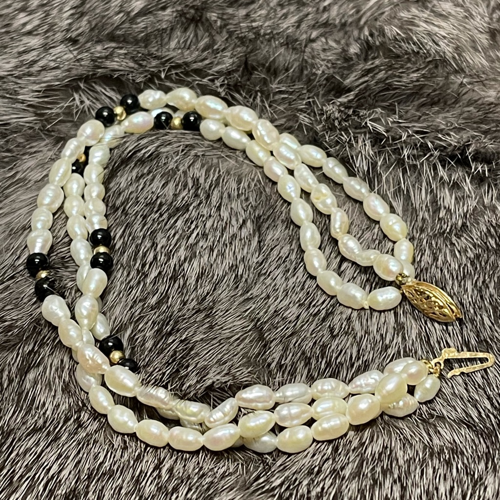 Real Pearls And 14k Gold Closure D15 65$